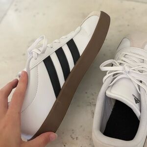 adidas VL Court Sneakers